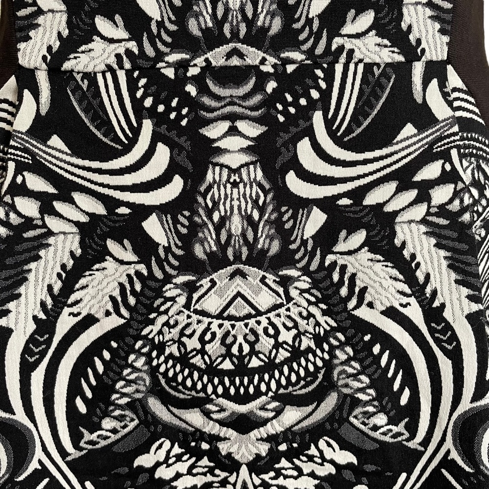 VERONIKA MAINE Sz8 Black and white abstract design cap sleeved dress 🥇 - Picture 12 of 15